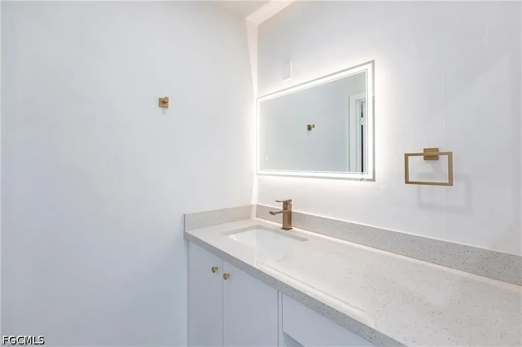 1717 NE 6th Terrace Cape Coral FL 33909