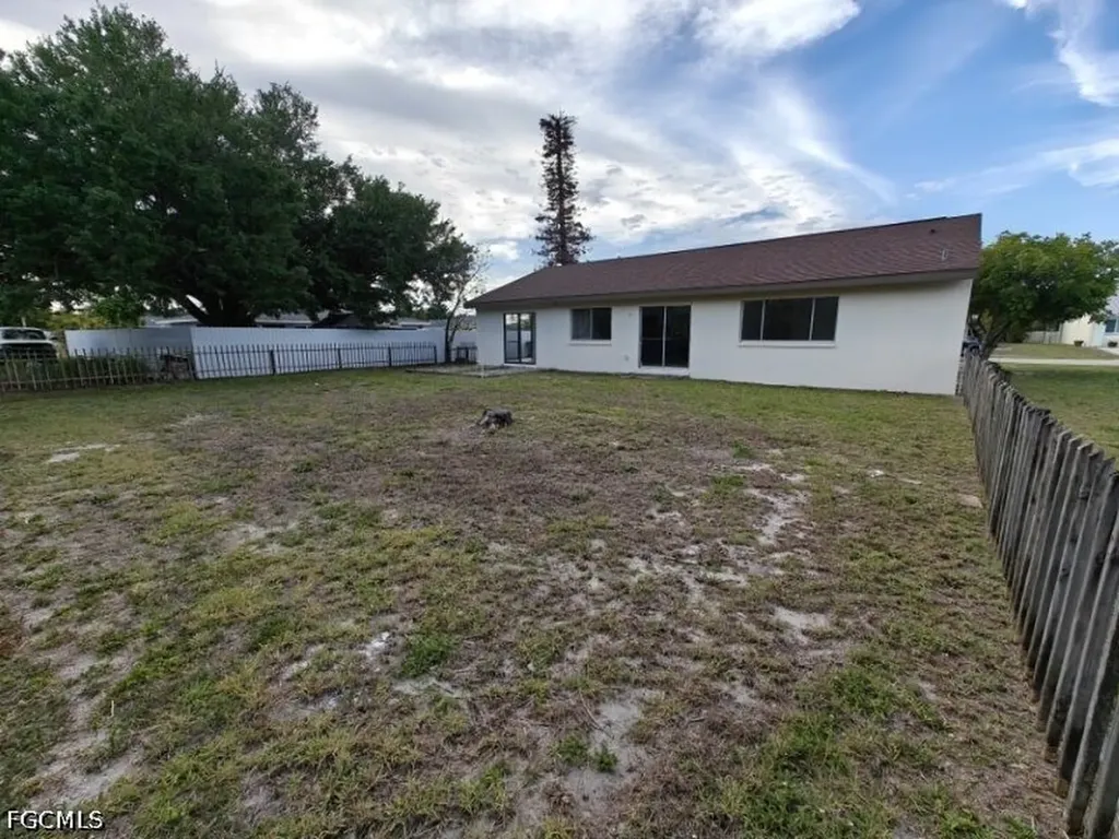 1717 NE 6th Terrace Cape Coral FL 33909
