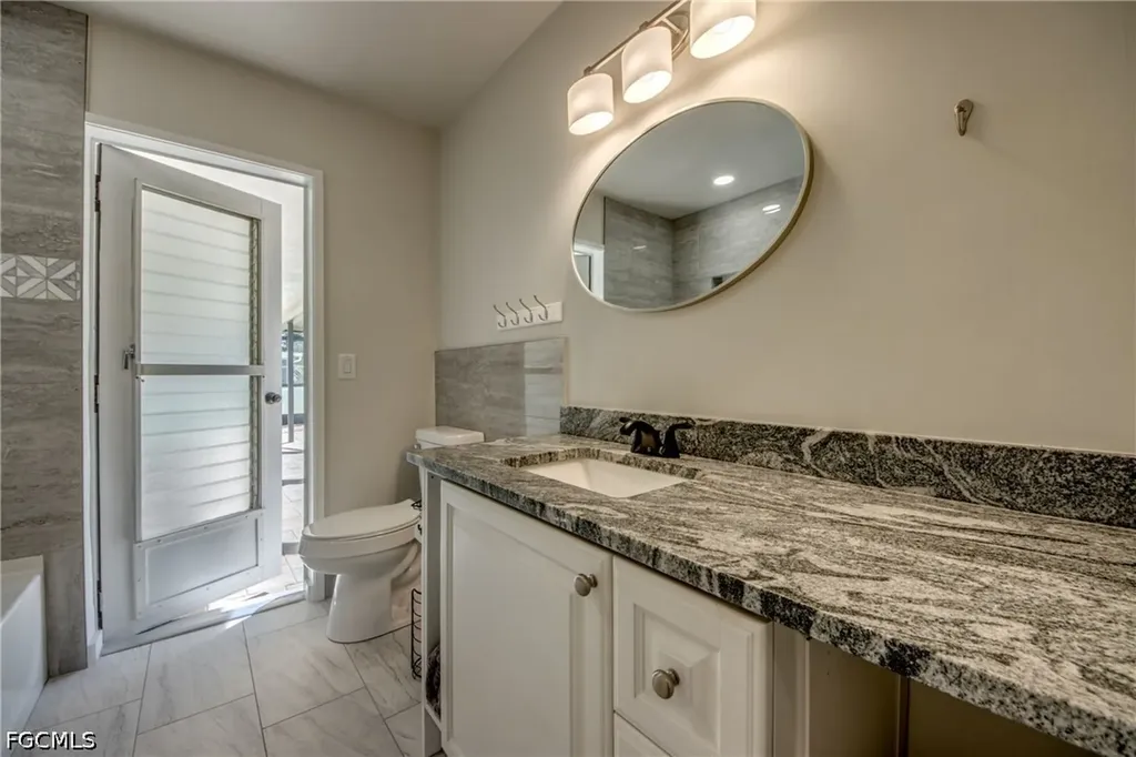 1216 SE 43rd Terrace Cape Coral FL 33904