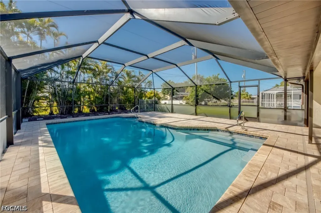 1216 SE 43rd Terrace Cape Coral FL 33904