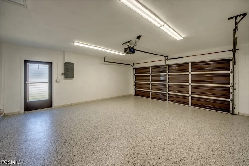 1216 SE 43rd Terrace Cape Coral FL 33904