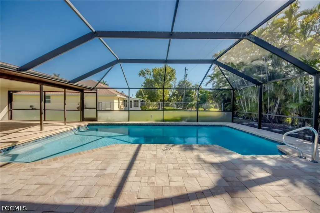 1216 SE 43rd Terrace Cape Coral FL 33904