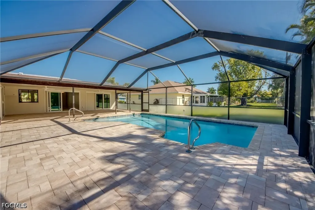 1216 SE 43rd Terrace Cape Coral FL 33904