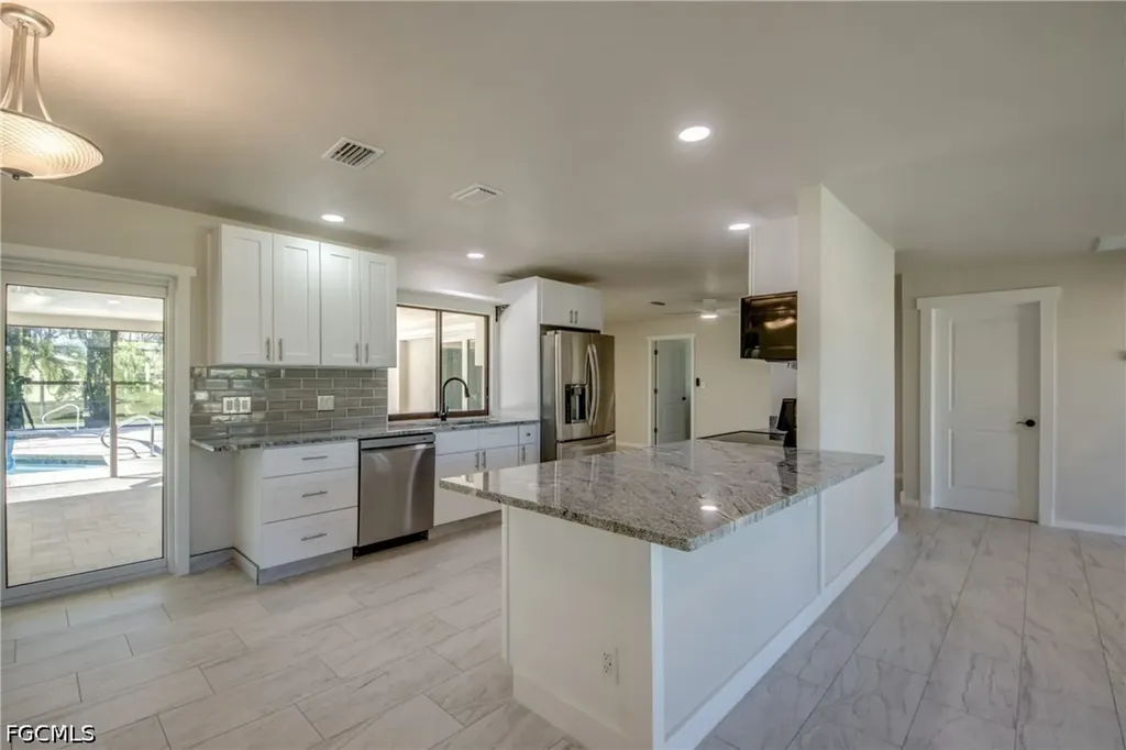 1216 SE 43rd Terrace Cape Coral FL 33904