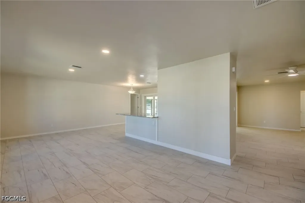 1216 SE 43rd Terrace Cape Coral FL 33904