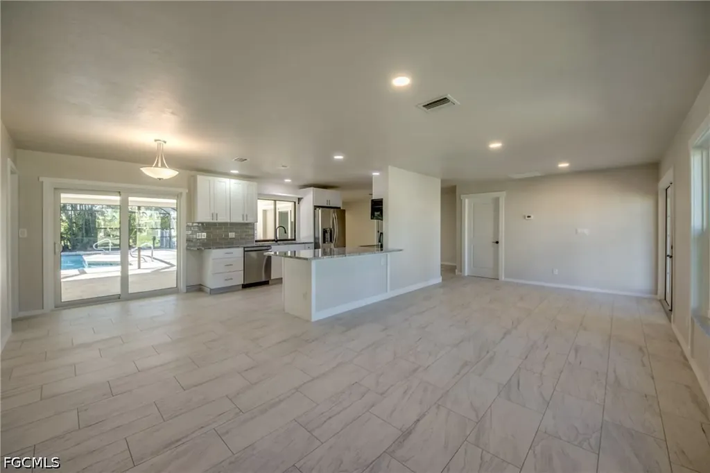 1216 SE 43rd Terrace Cape Coral FL 33904