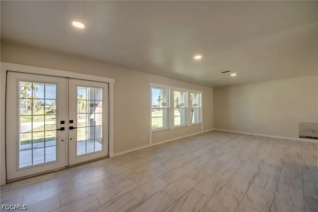 1216 SE 43rd Terrace Cape Coral FL 33904