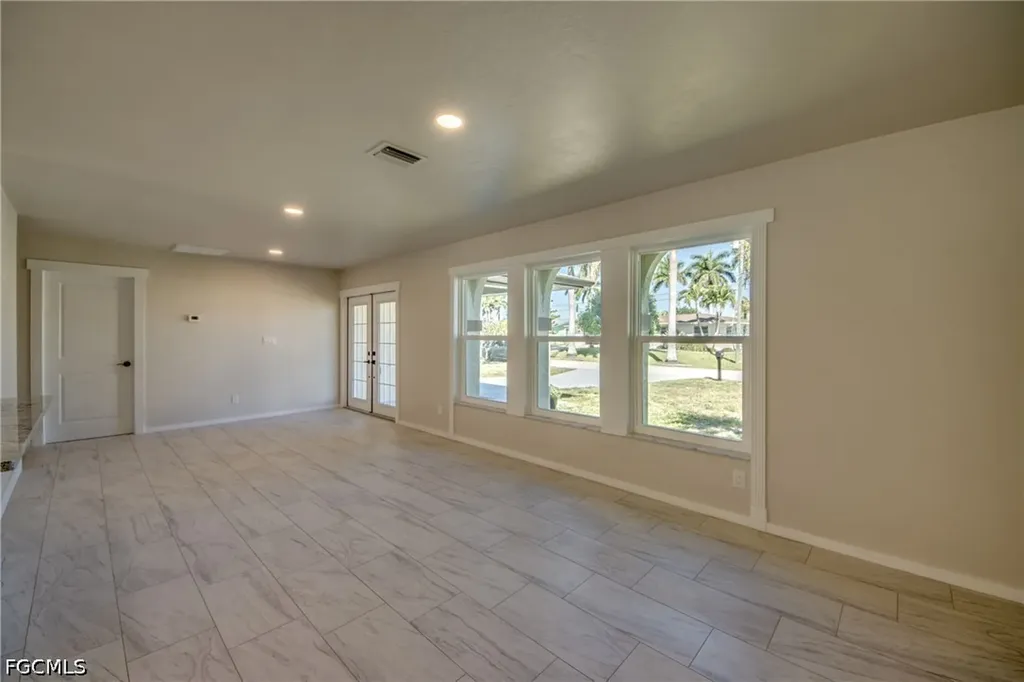 1216 SE 43rd Terrace Cape Coral FL 33904