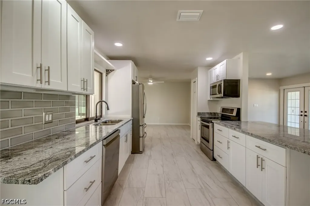 1216 SE 43rd Terrace Cape Coral FL 33904