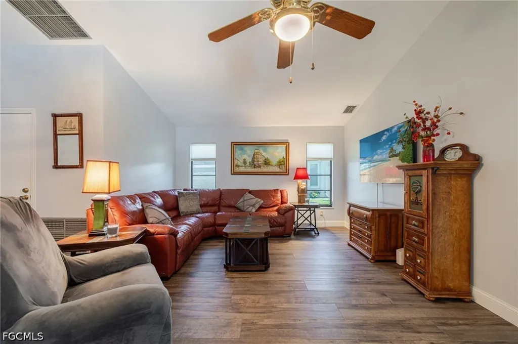 2534 SE 24th Place Cape Coral FL 33904