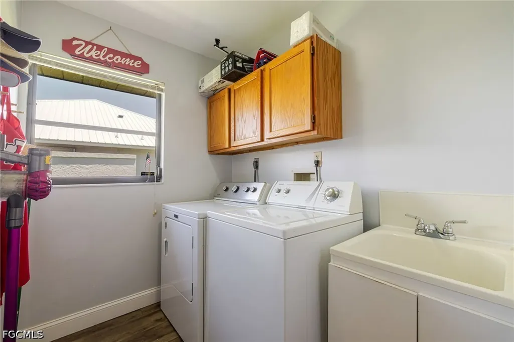2534 SE 24th Place Cape Coral FL 33904