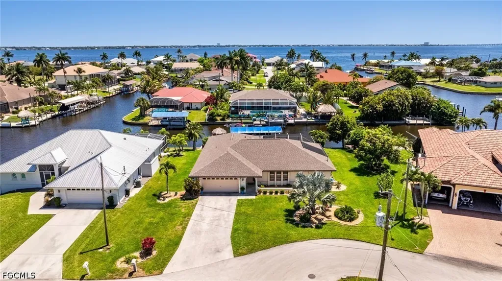 2534 SE 24th Place Cape Coral FL 33904