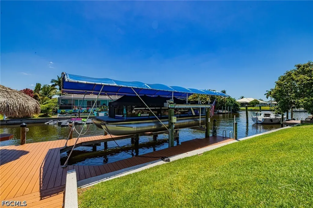 2534 SE 24th Place Cape Coral FL 33904