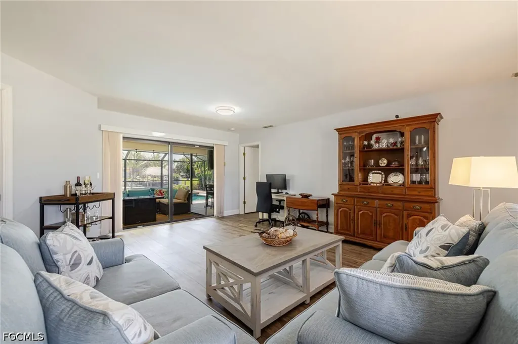2534 SE 24th Place Cape Coral FL 33904