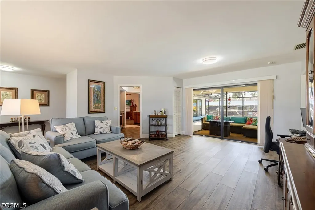 2534 SE 24th Place Cape Coral FL 33904