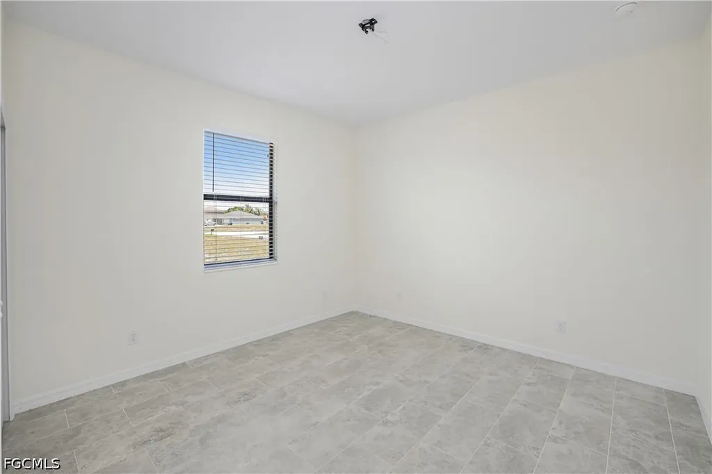 2102 NW 6th Place Cape Coral FL 33993
