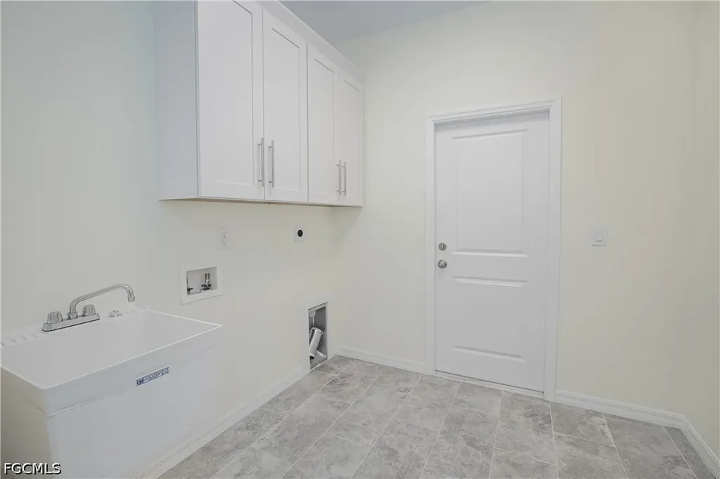 2102 NW 6th Place Cape Coral FL 33993