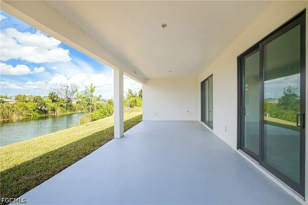 2102 NW 6th Place Cape Coral FL 33993