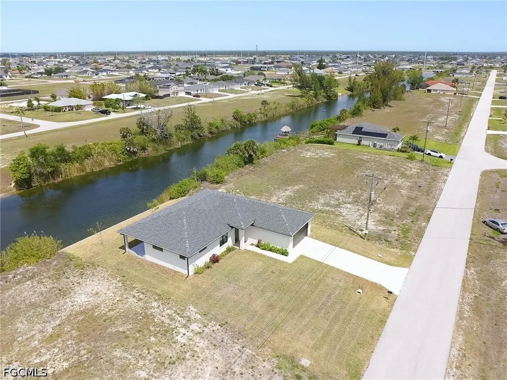 2102 NW 6th Place Cape Coral FL 33993