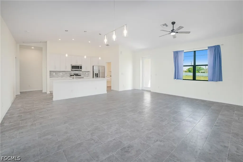 2102 NW 6th Place Cape Coral FL 33993