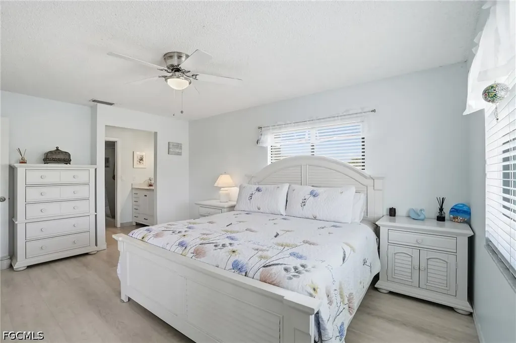 1205 SE 46th Lane Cape Coral FL 33904