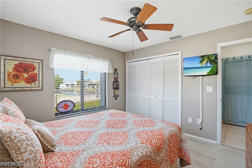 1205 SE 46th Lane Cape Coral FL 33904