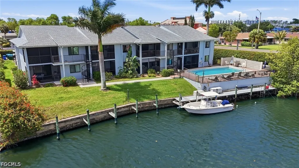 1205 SE 46th Lane Cape Coral FL 33904