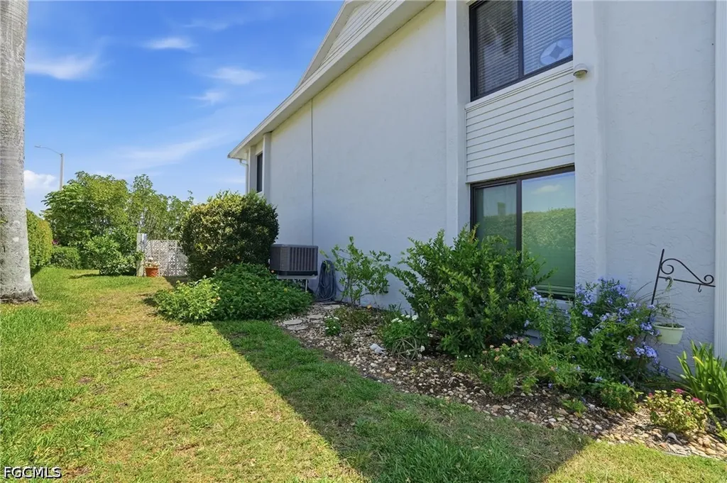 1205 SE 46th Lane Cape Coral FL 33904