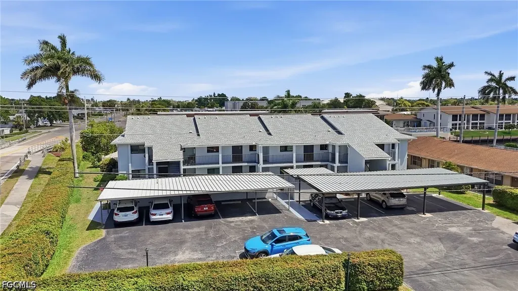 1205 SE 46th Lane Cape Coral FL 33904