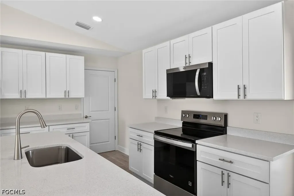2518 NW 19th Place Cape Coral FL 33993