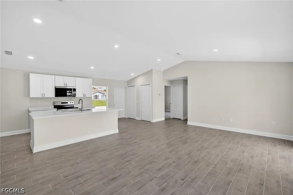2518 NW 19th Place Cape Coral FL 33993