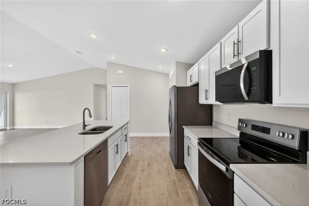 2223 NW 7th Place Cape Coral FL 33993