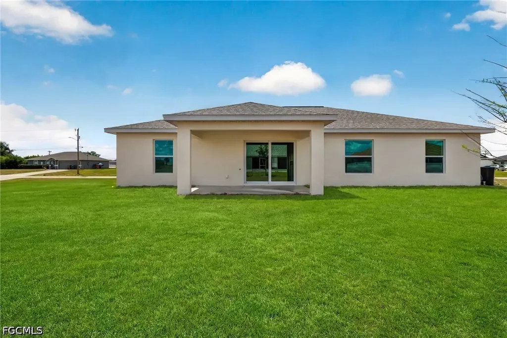 2223 NW 7th Place Cape Coral FL 33993