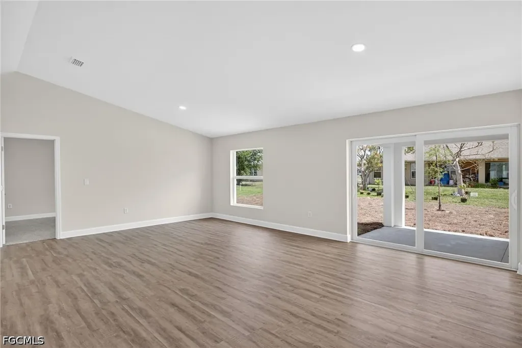 1726 NW 3rd Street Cape Coral FL 33993
