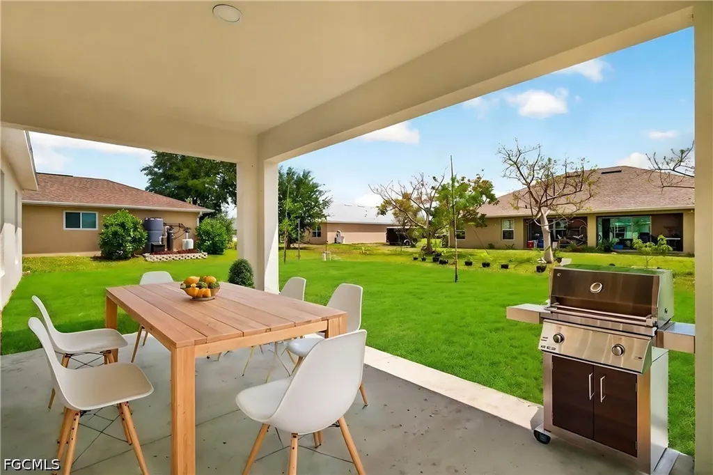 1726 NW 3rd Street Cape Coral FL 33993