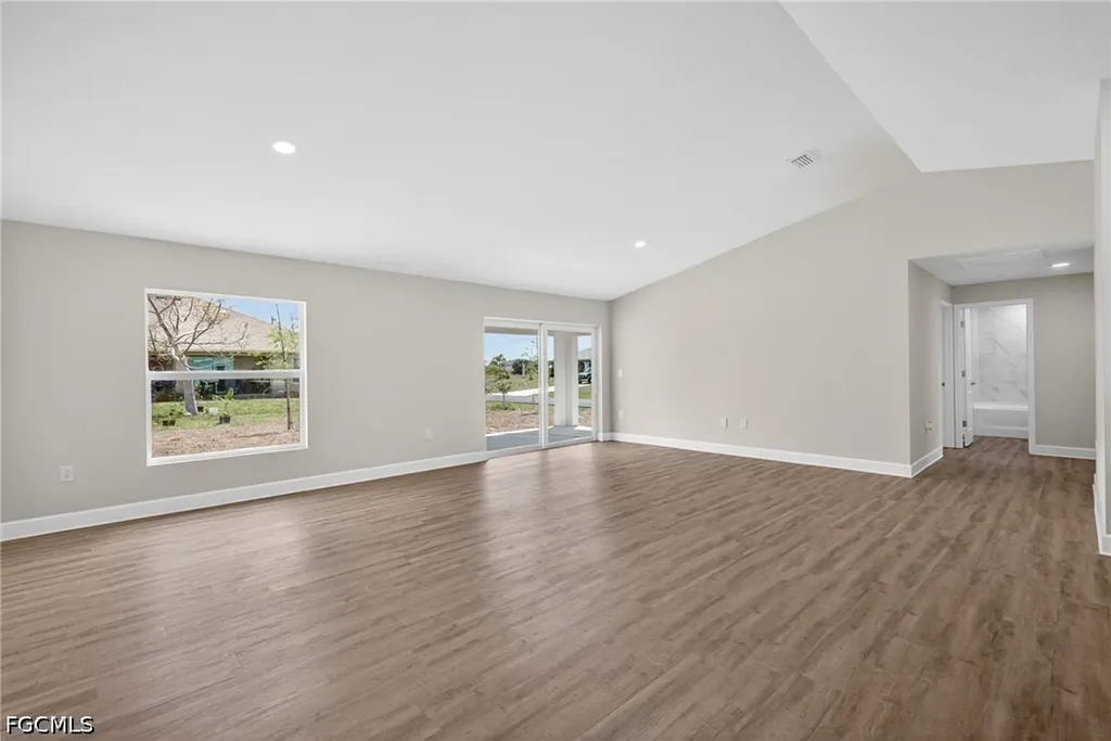 1726 NW 3rd Street Cape Coral FL 33993
