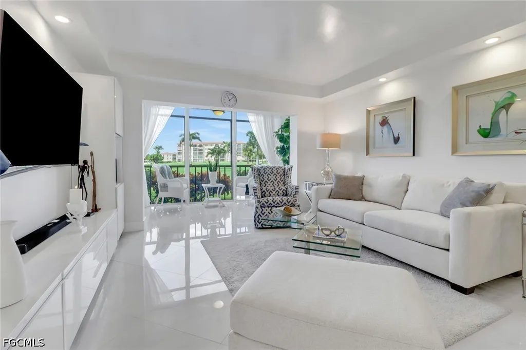 9 High Point Circle N Naples FL 34103