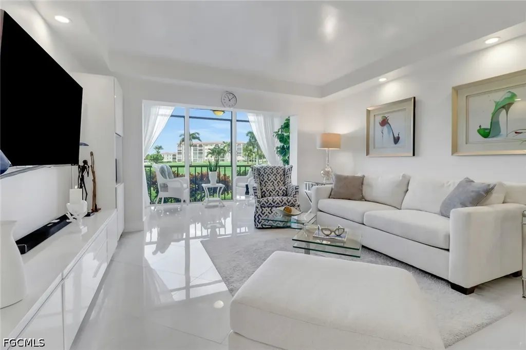 9 High Point Circle N Naples FL 34103