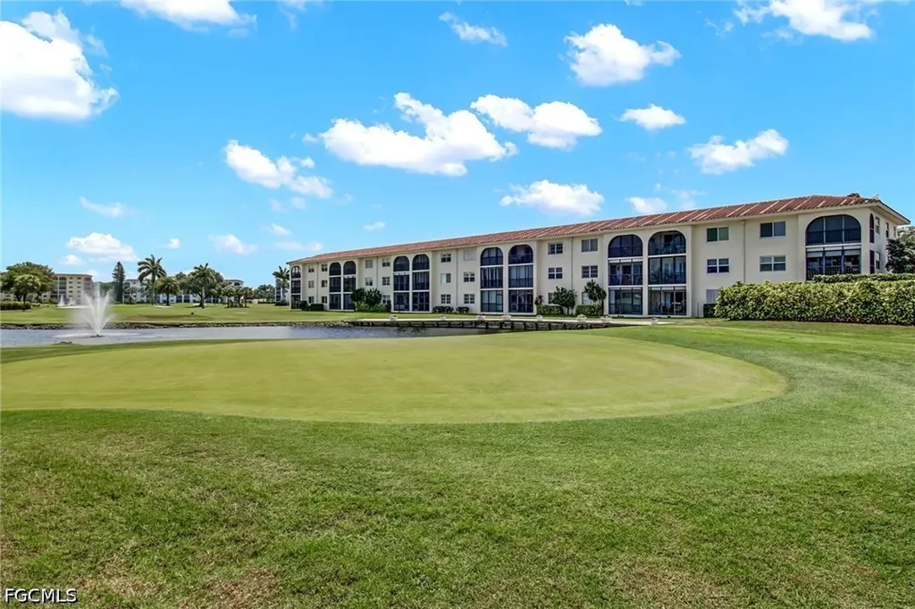 9 High Point Circle N Naples FL 34103