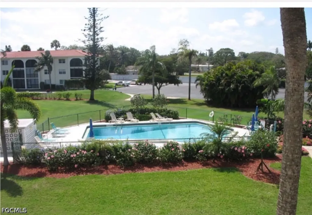 9 High Point Circle N Naples FL 34103