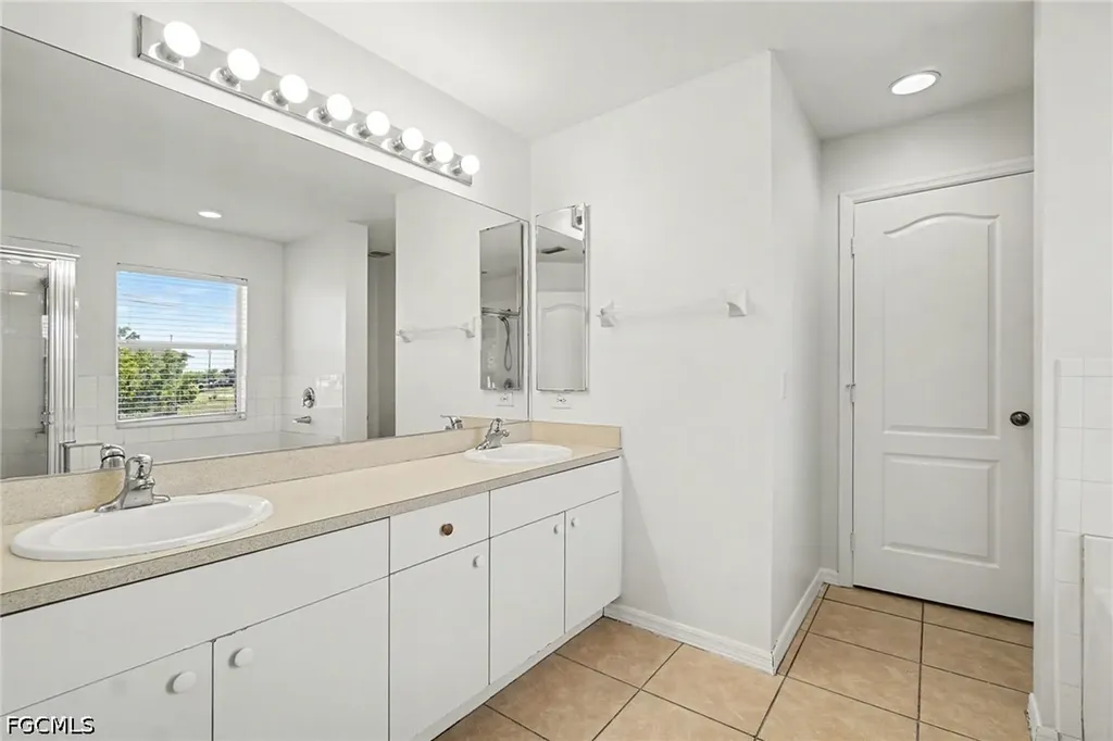 1702 NW 7th Avenue Cape Coral FL 33993