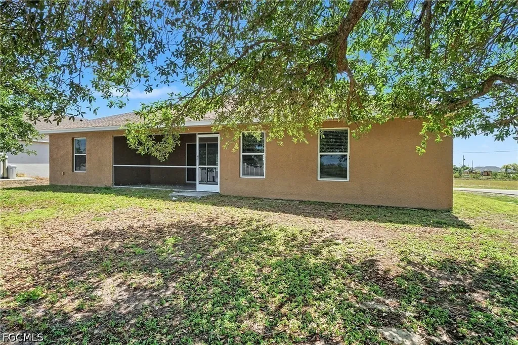 1702 NW 7th Avenue Cape Coral FL 33993