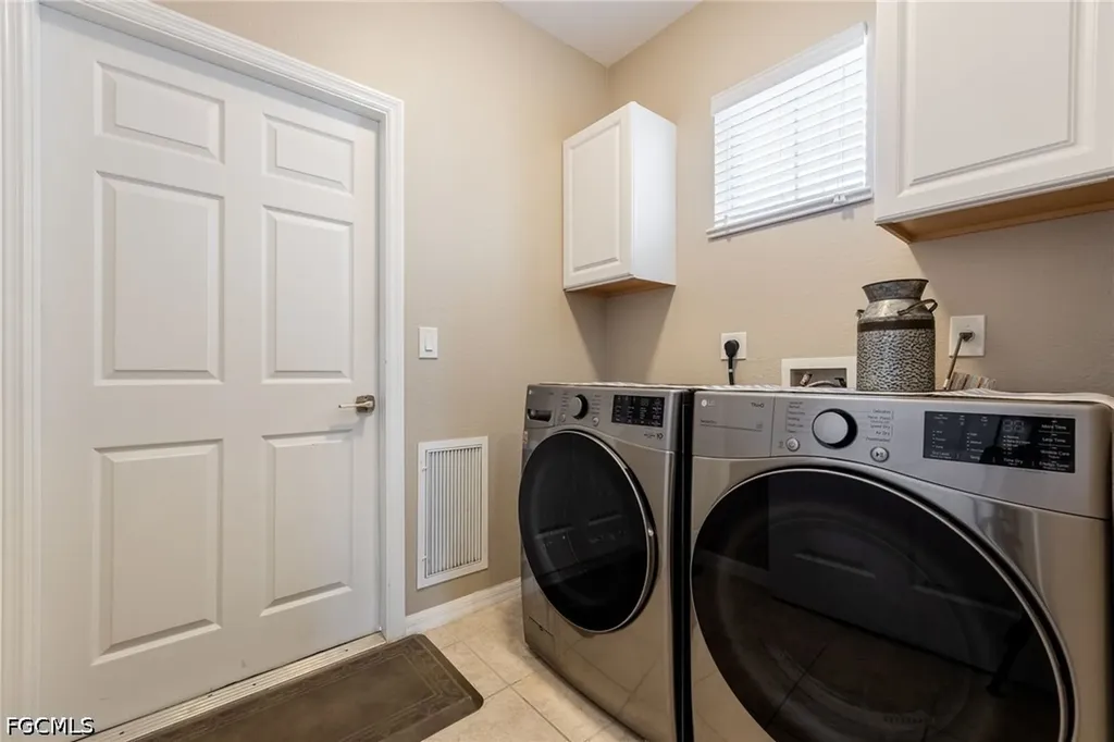 4342 Avian Avenue Fort Myers FL 33916