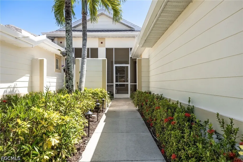 4342 Avian Avenue Fort Myers FL 33916