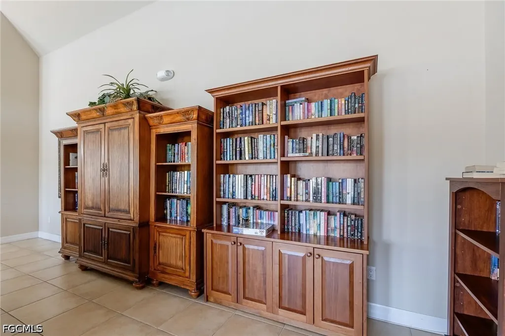 4342 Avian Avenue Fort Myers FL 33916