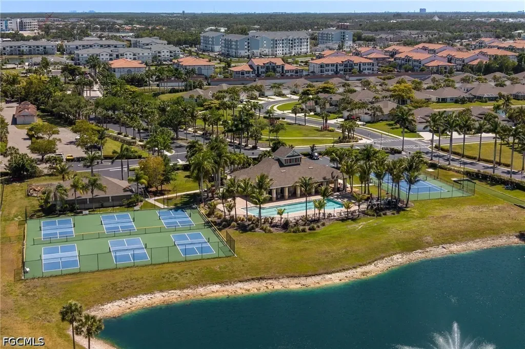 4342 Avian Avenue Fort Myers FL 33916