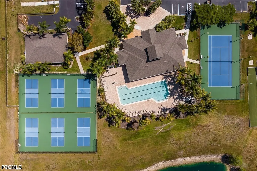 4342 Avian Avenue Fort Myers FL 33916