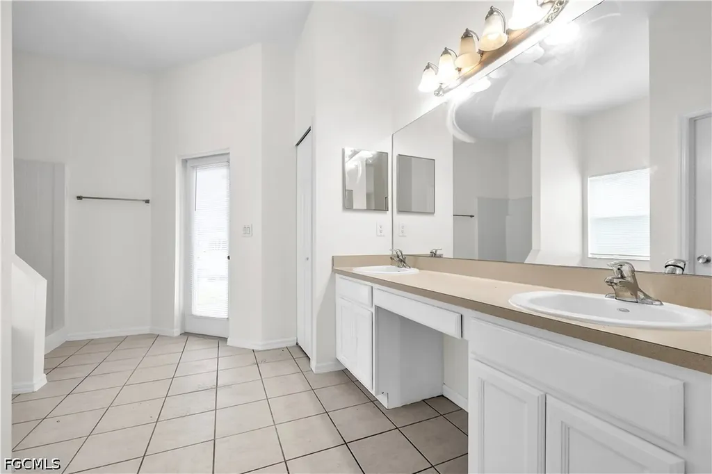 1413 SW 3rd Avenue Cape Coral FL 33991