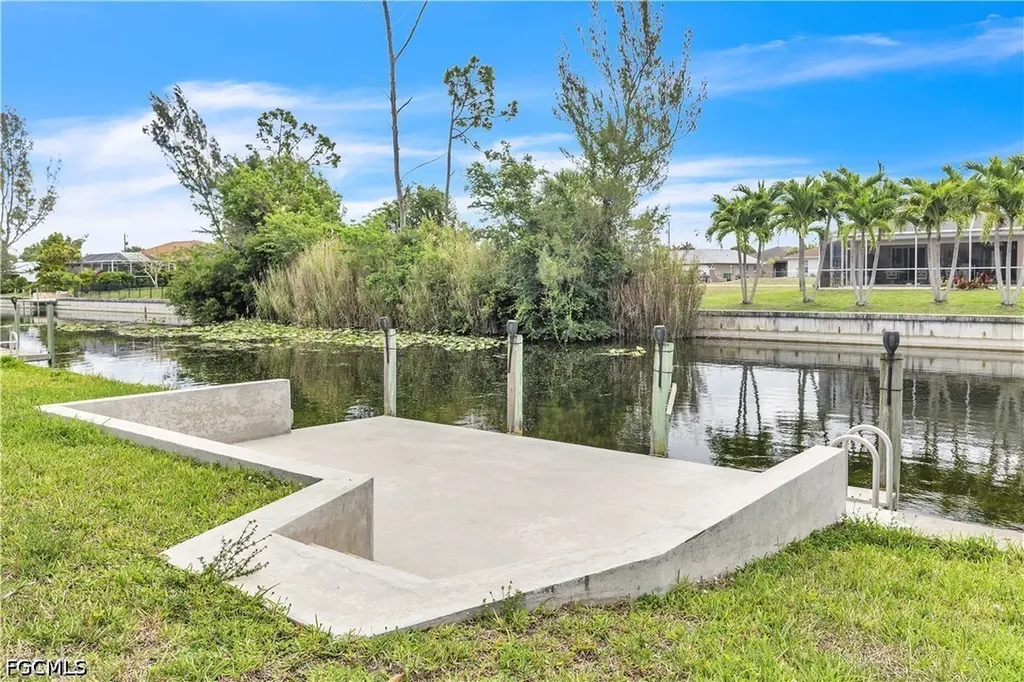 1413 SW 3rd Avenue Cape Coral FL 33991