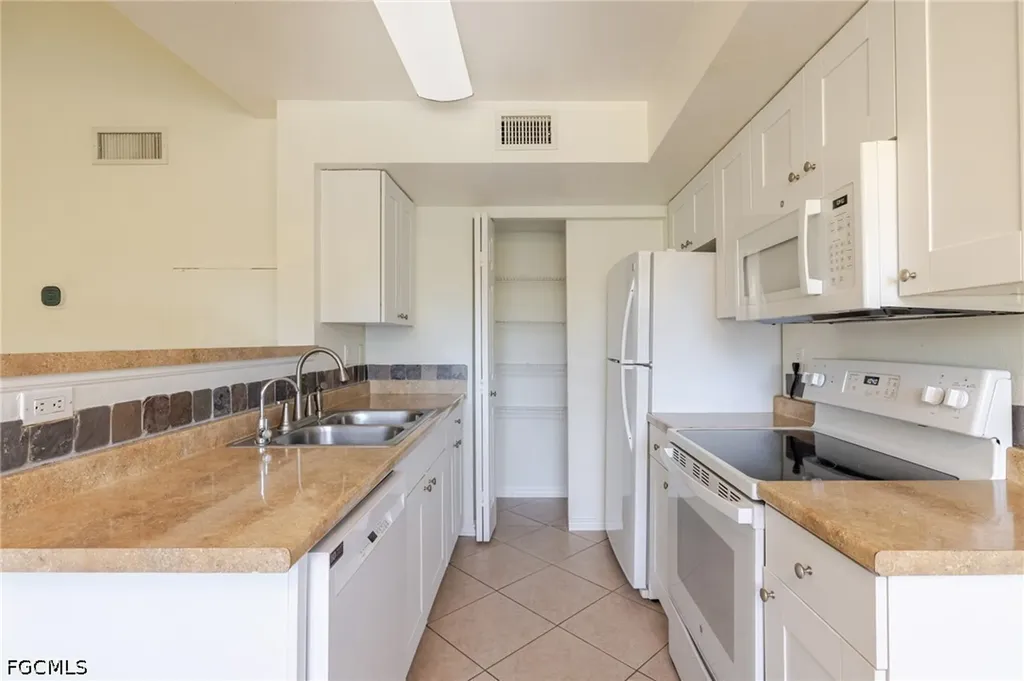 12561 Equestrian Circle Fort Myers FL 33907